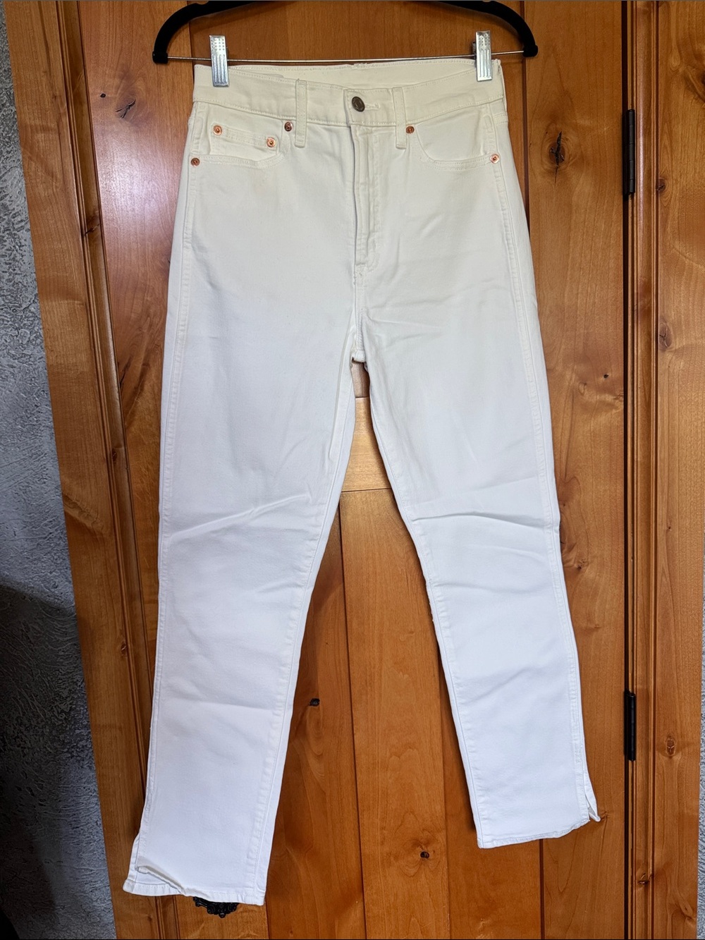 Gap Women’s White Straight-Leg Jeans